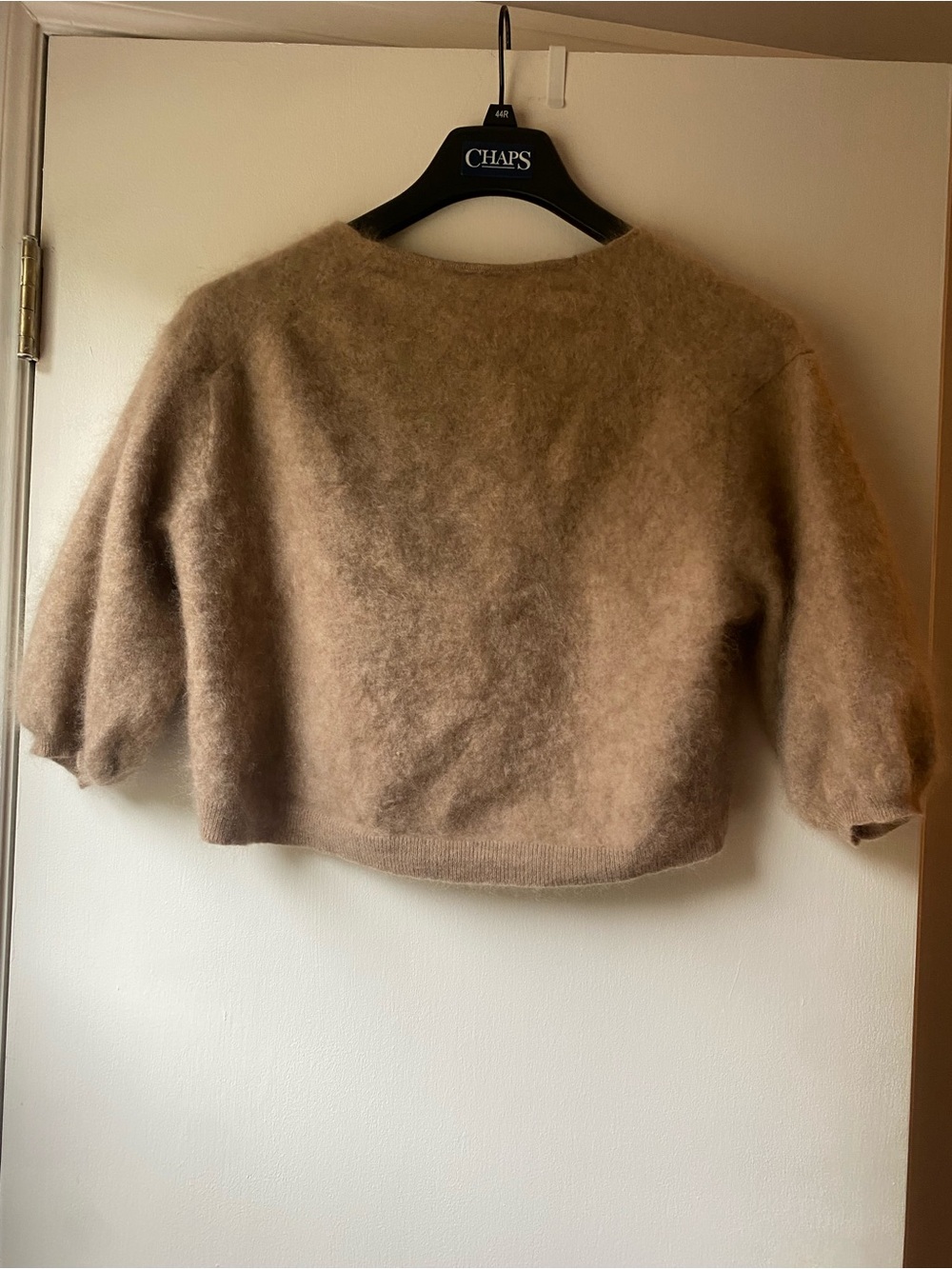 Free People Cropped V-Neck Fluffy 100% Cashmere Sweater in Taupe - Picture 2 of 4